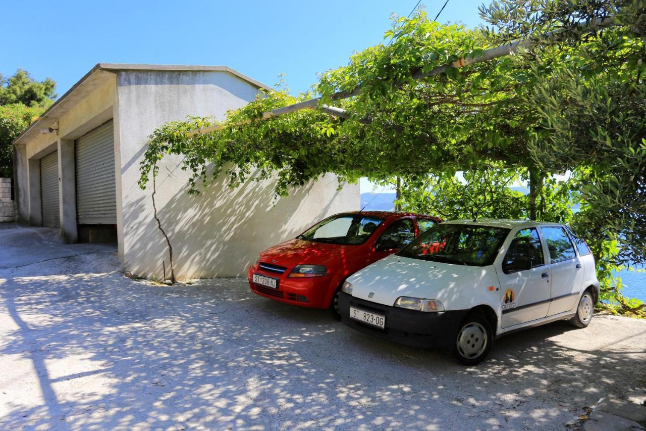 Apartments By The Sea Stanici, Omis - 1031 Tice Bagian luar foto