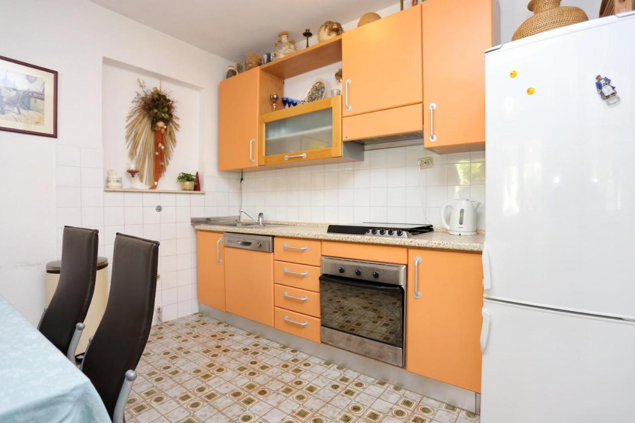 Apartments By The Sea Stanici, Omis - 1031 Tice Bagian luar foto