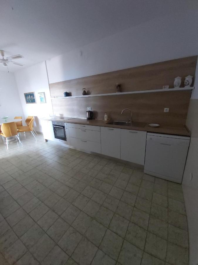 Apartments By The Sea Stanici, Omis - 1031 Tice Bagian luar foto