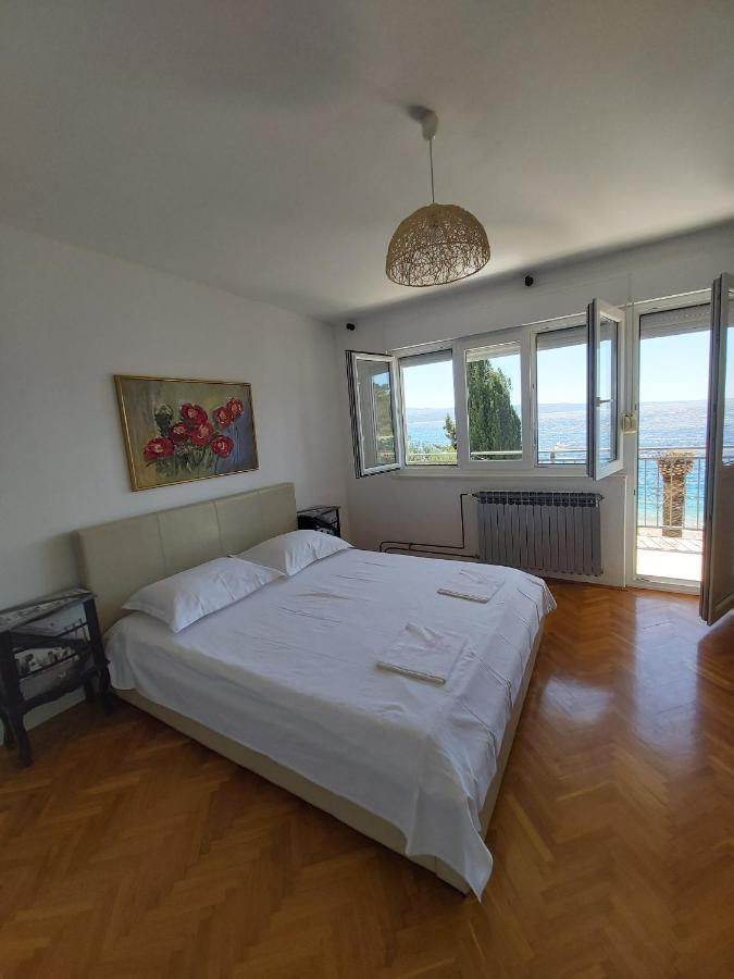 Apartments By The Sea Stanici, Omis - 1031 Tice Bagian luar foto