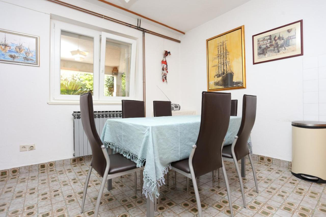 Apartments By The Sea Stanici, Omis - 1031 Tice Bagian luar foto