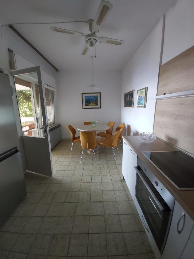 Apartments By The Sea Stanici, Omis - 1031 Tice Bagian luar foto